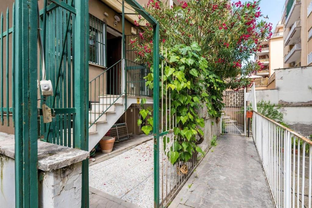 Flamillahome2 Next To Vatican Museums * Rom